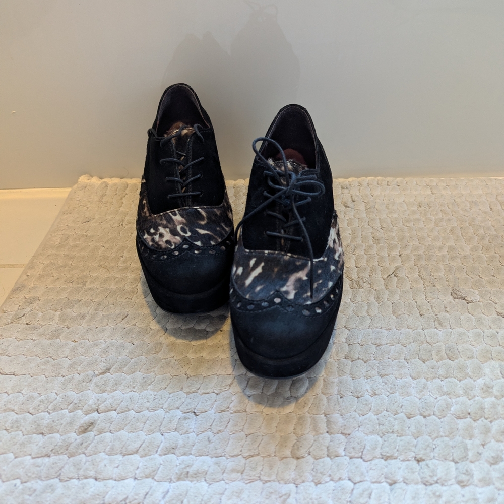 Stuart Weitzman Black and Animal Print Platform Shoes - Picture 4 of 8